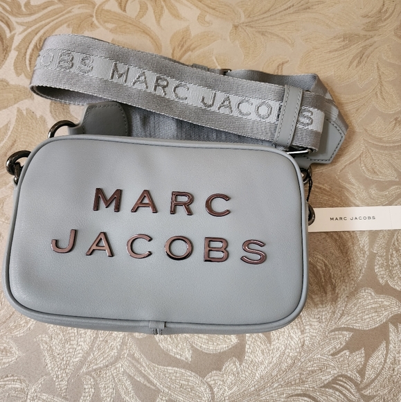 Marc Jacobs Camera Bag, Wallet, and Earring set - Picture 3 of 9